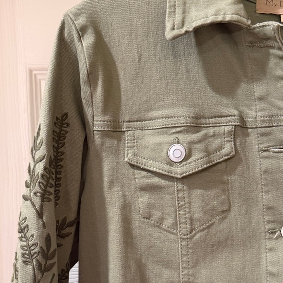 Floral Embroidered Women's Jean Jacket - Picture 5 of 7